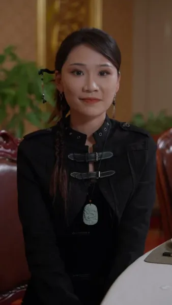 พ่อเทพสงครามและภรรยาสวย