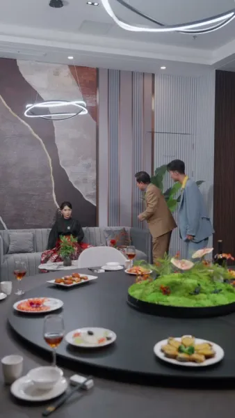 พ่อเทพสงครามและภรรยาสวย