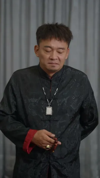 พ่อเทพสงครามและภรรยาสวย