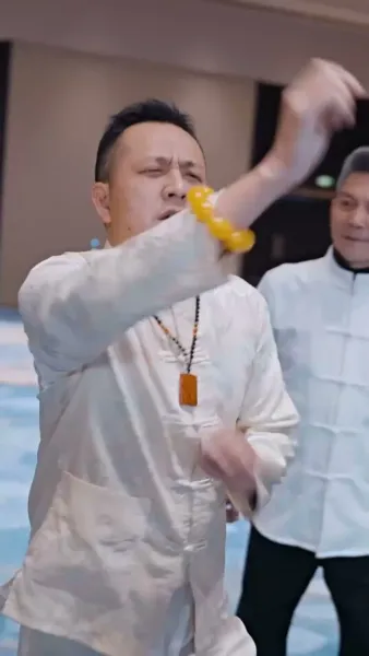 เส้นทาง วีรบุรุษ