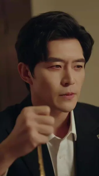 เกมล่าภายใต้ใบหน้าใหม่