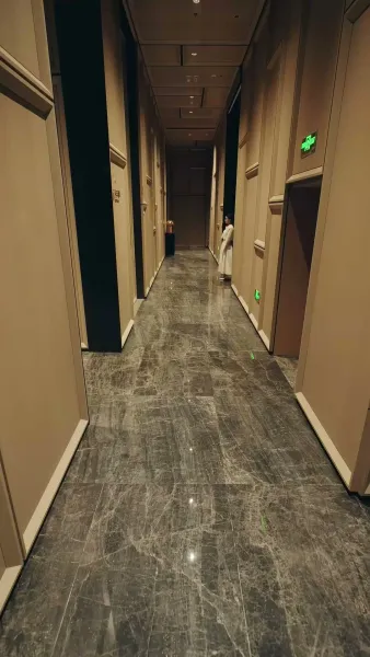 เกมล่าภายใต้ใบหน้าใหม่