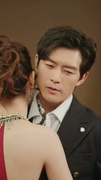 เกมล่าภายใต้ใบหน้าใหม่