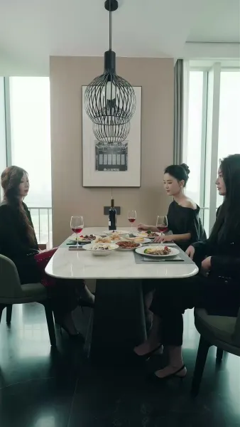 เกมล่าภายใต้ใบหน้าใหม่