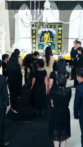 หลังหย่าร้าง สามีและแม่สามีเสียใจจนตาย