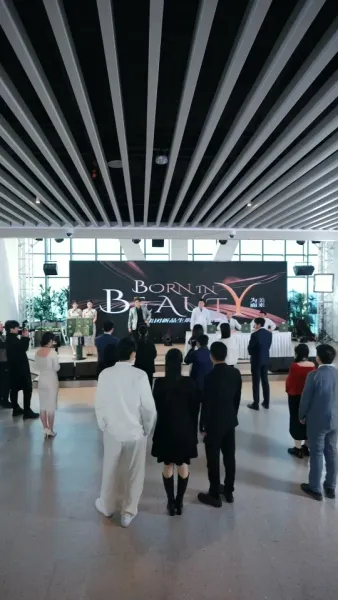 การกลับมาของเทพผู้พิทักษ์ แสงสว่างในมหานคร