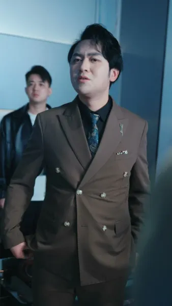 การกลับมาของเทพผู้พิทักษ์ แสงสว่างในมหานคร