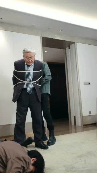 การกลับมาของเทพผู้พิทักษ์ แสงสว่างในมหานคร