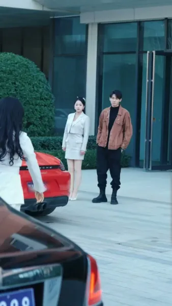 การกลับมาของเทพผู้พิทักษ์ แสงสว่างในมหานคร