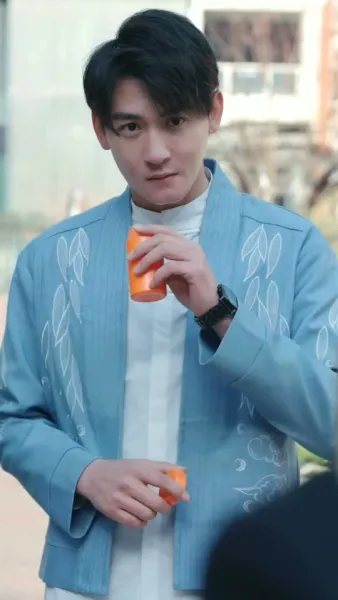 การกลับมาของเทพผู้พิทักษ์ แสงสว่างในมหานคร