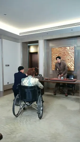 การกลับมาของเทพผู้พิทักษ์ แสงสว่างในมหานคร