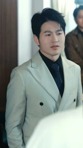 การกลับมาของเทพผู้พิทักษ์ แสงสว่างในมหานคร