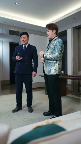 การกลับมาของเทพผู้พิทักษ์ แสงสว่างในมหานคร