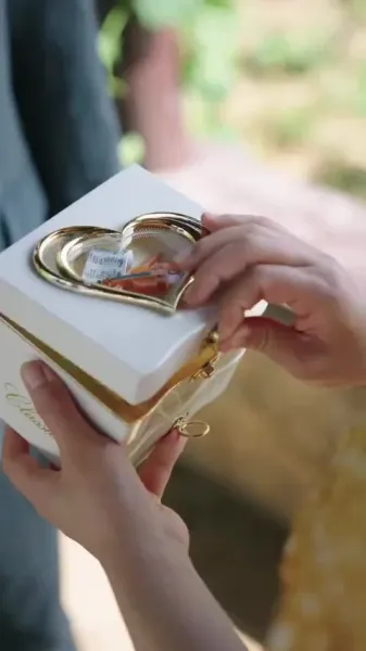 ดอกไม้ที่ผ่านการหลอมรวม