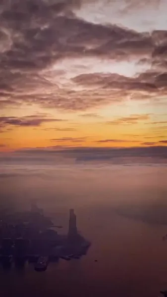 ไม่มีคุณสมบัติที่จะรัก