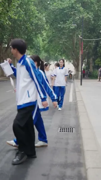 สละอนาคตเพื่อข่วยชาวประชา