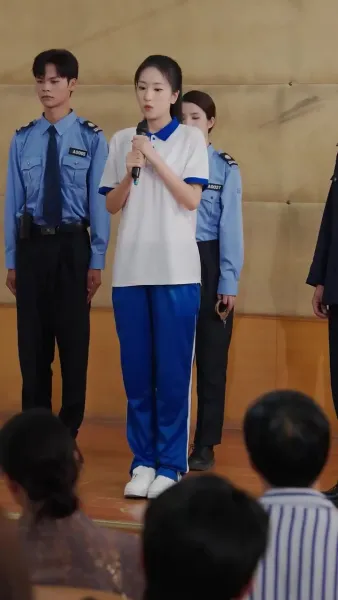 สละอนาคตเพื่อข่วยชาวประชา