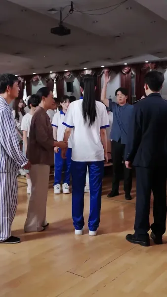 สละอนาคตเพื่อข่วยชาวประชา