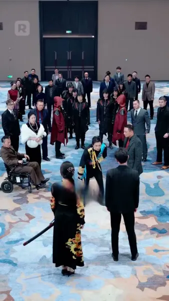 มังกรที่ถูกขังบินขึ้นไปบนท้องฟ้า