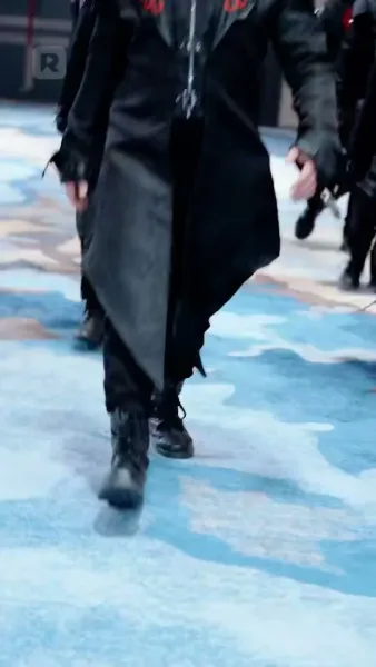 มังกรที่ถูกขังบินขึ้นไปบนท้องฟ้า