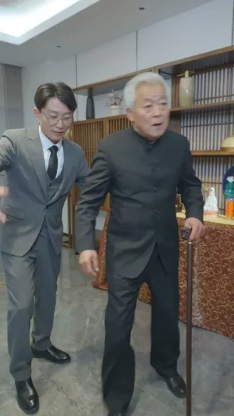 สี่สิบยังแจ๋ว