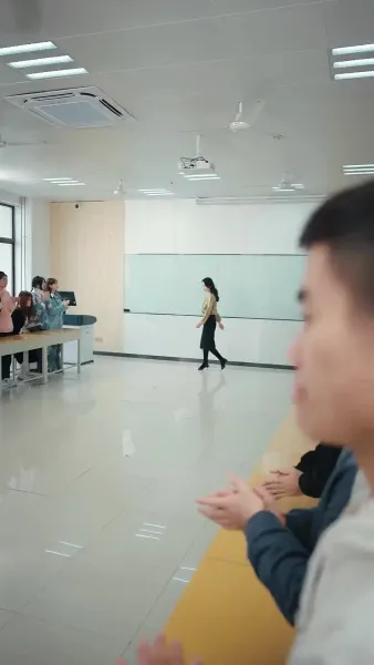 วีรบุรุษสุดเทพ