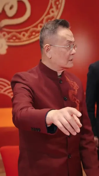 วีรบุรุษสุดเทพ