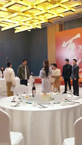 วีรบุรุษสุดเทพ