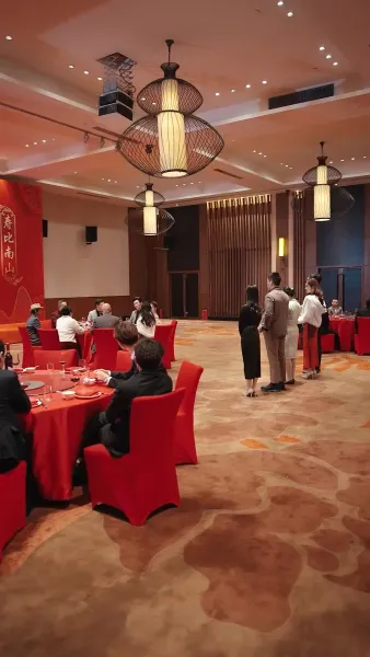 วีรบุรุษสุดเทพ