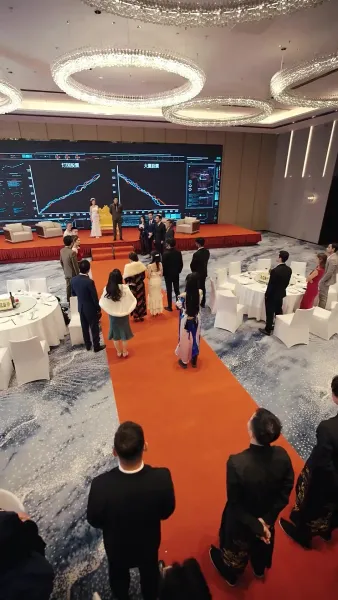 วีรบุรุษสุดเทพ