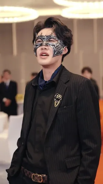 วีรบุรุษสุดเทพ