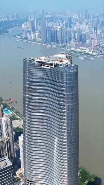 วีรบุรุษสุดเทพ