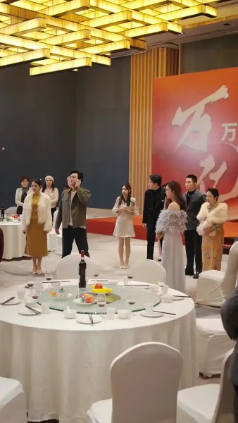 วีรบุรุษสุดเทพ