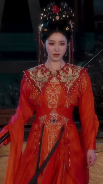  เสน่ห์ลวงใจ ใต้เงาบัลลังก์