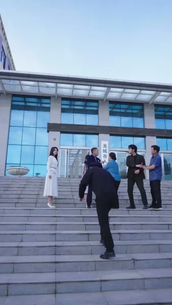 เงามืดใต้แสงจันทร์