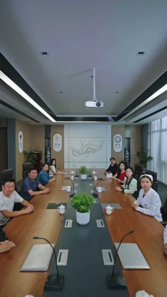 เงามืดใต้แสงจันทร์