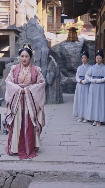 พี่สะใภ้หนุนข้าสู่ความรุ่งโรจน์