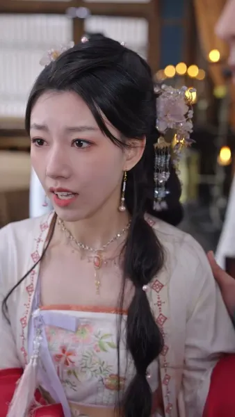 พี่สะใภ้หนุนข้าสู่ความรุ่งโรจน์