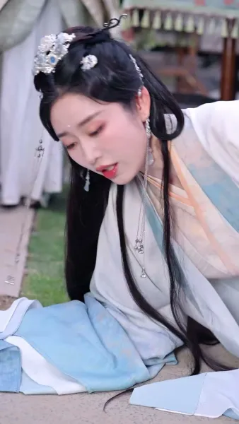 พี่สะใภ้หนุนข้าสู่ความรุ่งโรจน์