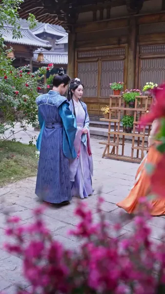 พี่สะใภ้หนุนข้าสู่ความรุ่งโรจน์