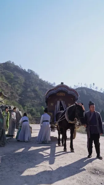 พี่สะใภ้หนุนข้าสู่ความรุ่งโรจน์