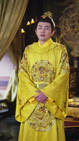 พี่สะใภ้หนุนข้าสู่ความรุ่งโรจน์