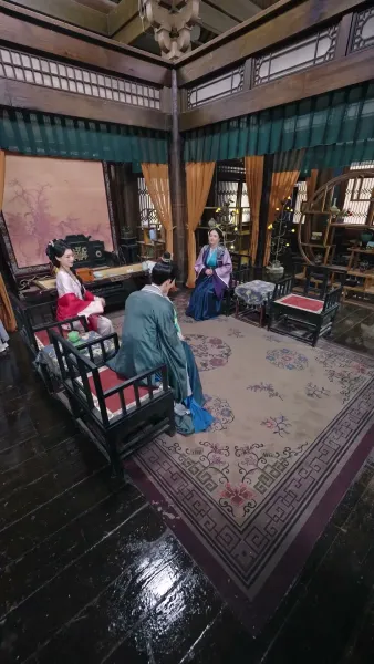 พี่สะใภ้หนุนข้าสู่ความรุ่งโรจน์