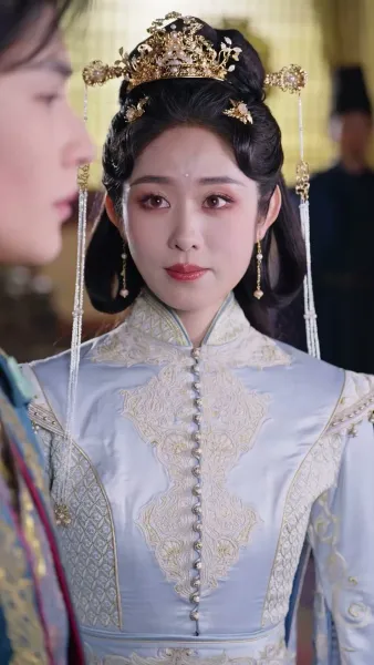 พี่สะใภ้หนุนข้าสู่ความรุ่งโรจน์