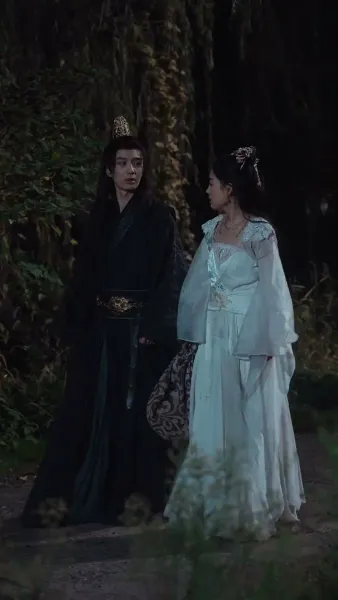 รายงานพระองค์, สมเด็จพระราชินีต้องการหย่า