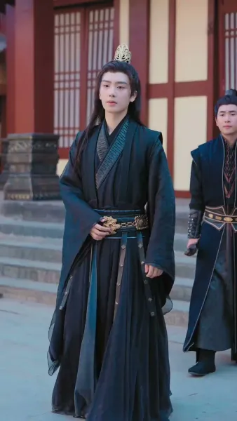 รายงานพระองค์, สมเด็จพระราชินีต้องการหย่า