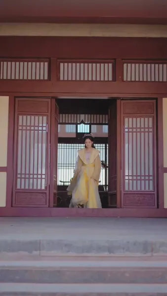 รายงานพระองค์, สมเด็จพระราชินีต้องการหย่า