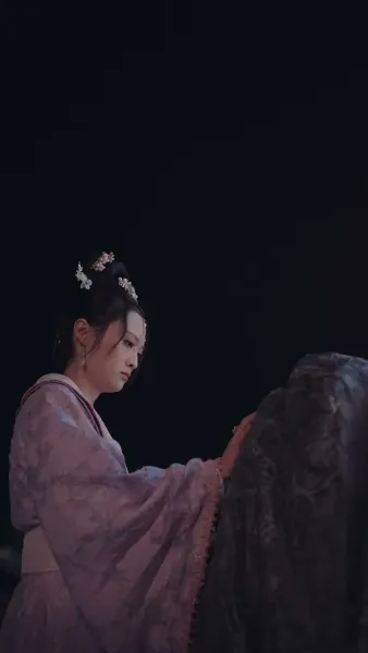 รายงานพระองค์, สมเด็จพระราชินีต้องการหย่า