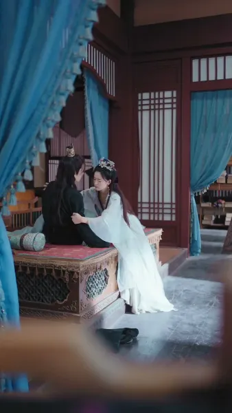 รายงานพระองค์, สมเด็จพระราชินีต้องการหย่า