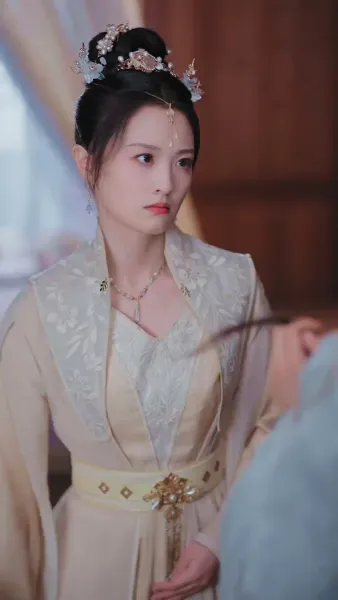 รายงานพระองค์, สมเด็จพระราชินีต้องการหย่า